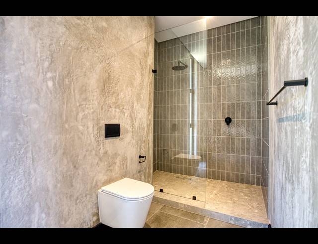 4 BEDROOM HOUSE FOR SALE IN SEATON ESTATE